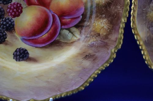 PAIR OF ROYAL WORCESTER LARGE SIZE DINNER PLATES PAINTED FRUIT 1075 - ADDITIONAL PHOTO 1