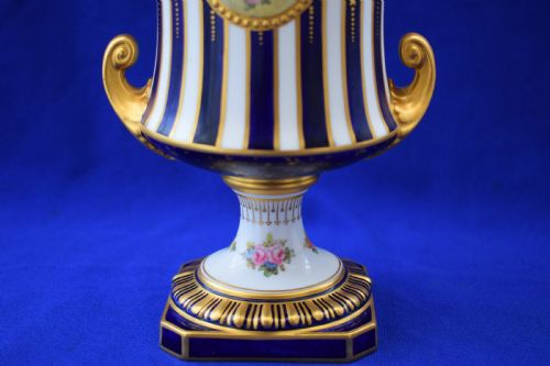 ROYAL CROWN DERBY ARTIST SIGNED CAMPANA VASE - ADDITIONAL PHOTO 2