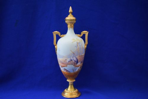 royal worcester vase and cover decorated storks by albert shuck - CATEGORY: ANTIQUE VASES - DATED 1910