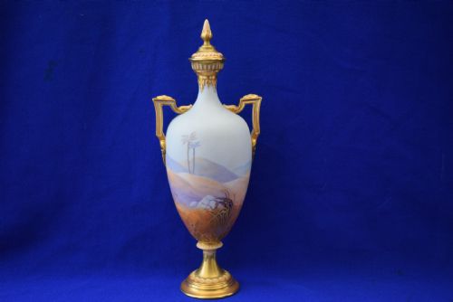 ROYAL WORCESTER VASE AND COVER DECORATED STORKS BY ALBERT SHUCK - ADDITIONAL PHOTO 1