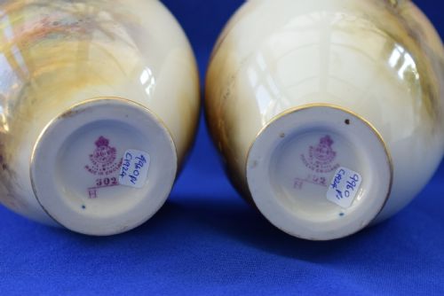 ROYAL WORCESTER PAIR OF ARTIST SIGNED VASES DECORATED PHEASANTS - ADDITIONAL PHOTO 4