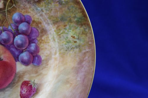 ROYAL WORCESTER PAINTED FRUIT LARGE SIZE DINNER PLATE ARTIST SIGNED - ADDITIONAL PHOTO 2