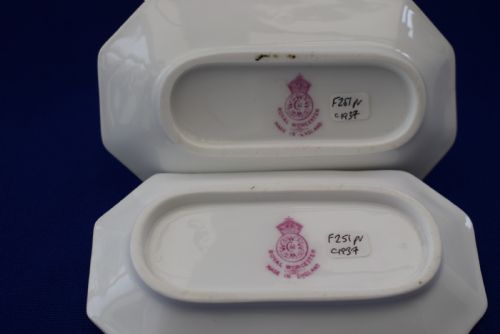 ROYAL WORCESTER PAIR OF PAINTED FRUIT BON BON DISHES ARTIST SIGNED - ADDITIONAL PHOTO 1