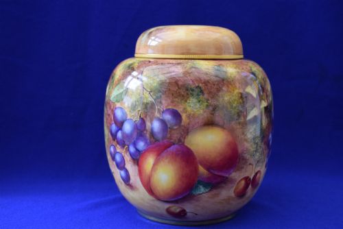 royal worcester painted fruit ginger jar and cover - CATEGORY: ANTIQUE CERAMICS - DATED 1950