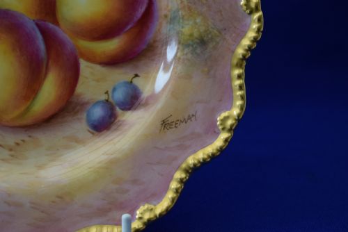 ROYAL WORCESTER PAINTED FRUIT STAR EDGE PLATE BY FREEMAN - ADDITIONAL PHOTO 1