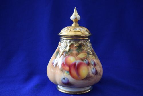 royal worcester painted fruit pot pourri vase and cover signed roberts - CATEGORY: ANTIQUE VASES - DATED 1960