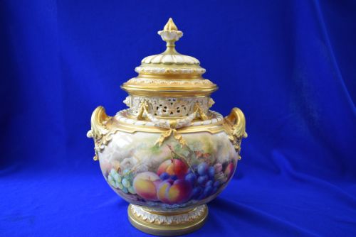 royal worcester painted fruit bow vase early pink mark period - CATEGORY: ANTIQUE VASES - DATED 1920