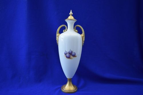 ROYAL WORCESTER PAINTED FRUIT VASE AND COVER SIGNED R LEWIS - ADDITIONAL PHOTO 1