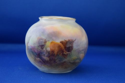 royal worcester highland cattle vase signed stinton - CATEGORY: ANTIQUE VASES - DATED 1920
