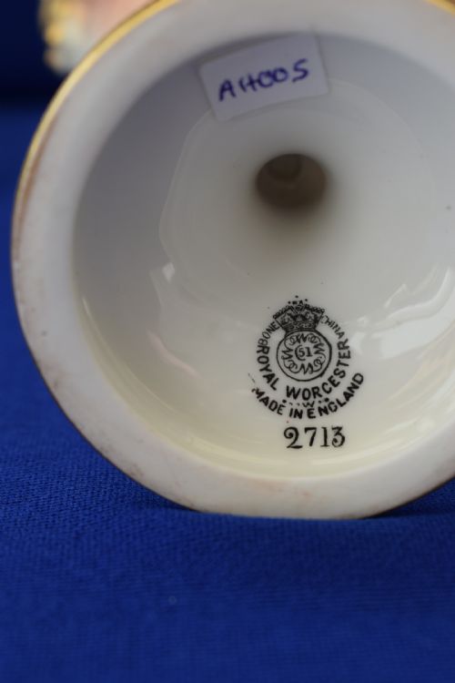 ROYAL WORCESTER PAINTED FRUIT VASE AND COVER - ADDITIONAL PHOTO 4
