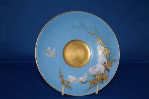 ROYAL WORCESTER ARTIST SIGNED CUP AND SAUCER - ADDITIONAL PHOTO 1