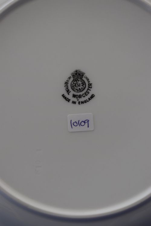 ROYAL WORCESTER PAINTED FRUIT STAR EDGE PLATE BY H AYRTON - ADDITIONAL PHOTO 2