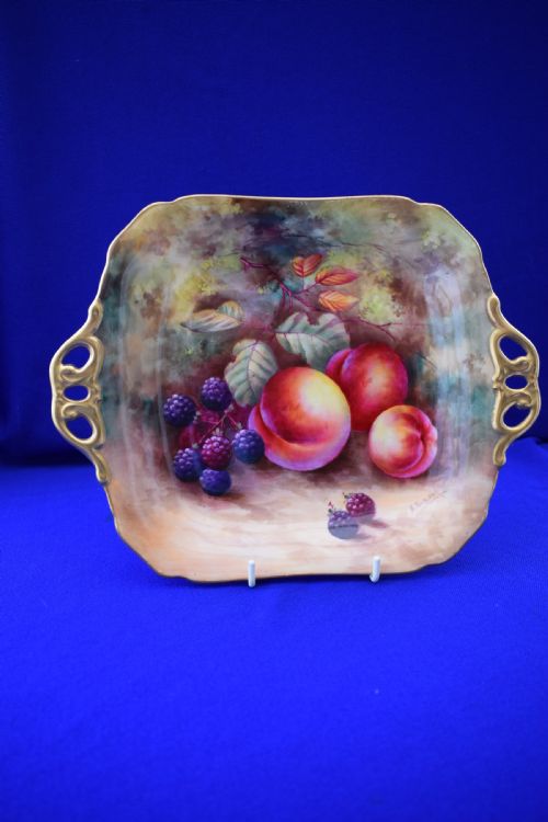 royal worcester painted fruit sandwich tray signed e townsend - CATEGORY: ANTIQUE CERAMICS - DATED 1920