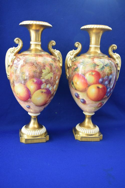 royal worcester pair of painted fruit large vases - CATEGORY: ANTIQUE VASES - DATED 1950
