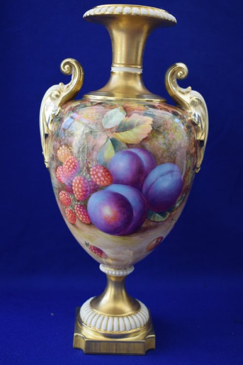 ROYAL WORCESTER PAIR OF PAINTED FRUIT LARGE VASES - ADDITIONAL PHOTO 4
