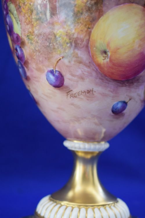ROYAL WORCESTER PAIR OF PAINTED FRUIT LARGE VASES - ADDITIONAL PHOTO 7