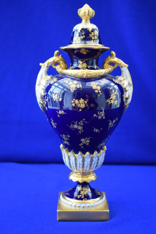 ROYAL WORCESTER VASE AND COVER DECORATED ROSES BY H CHAIR - ADDITIONAL PHOTO 2