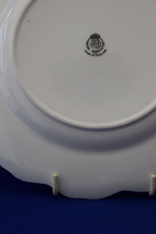 ROYAL WORCESTER PAINTED FRUIT STAR EDGE PLATE BY AYRTON - ADDITIONAL PHOTO 2