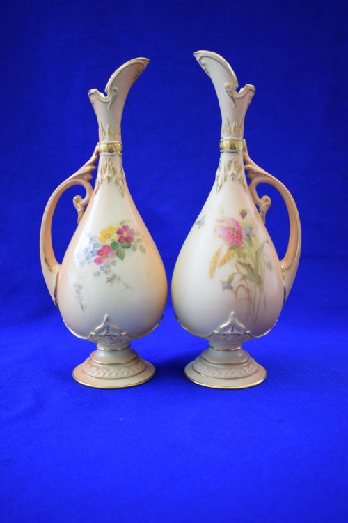 ROYAL WORCESTER PAIR OF BLUSH IVORY EWERS - ADDITIONAL PHOTO 1
