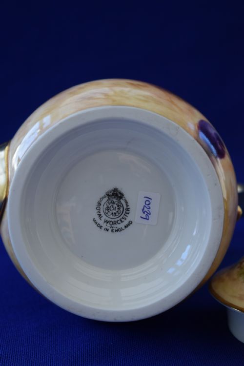FINE ROYAL WORCESTER PAINTED FRUIT COFFEE POT AND LID BY FREEMAN - ADDITIONAL PHOTO 3