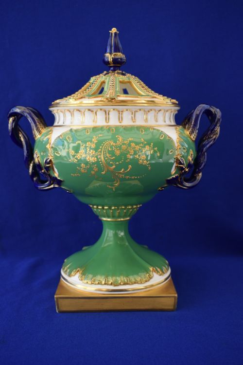 ROYAL WORCESTER POT POURRI VASE AND COVER SIGNED H DAVIS - ADDITIONAL PHOTO 2