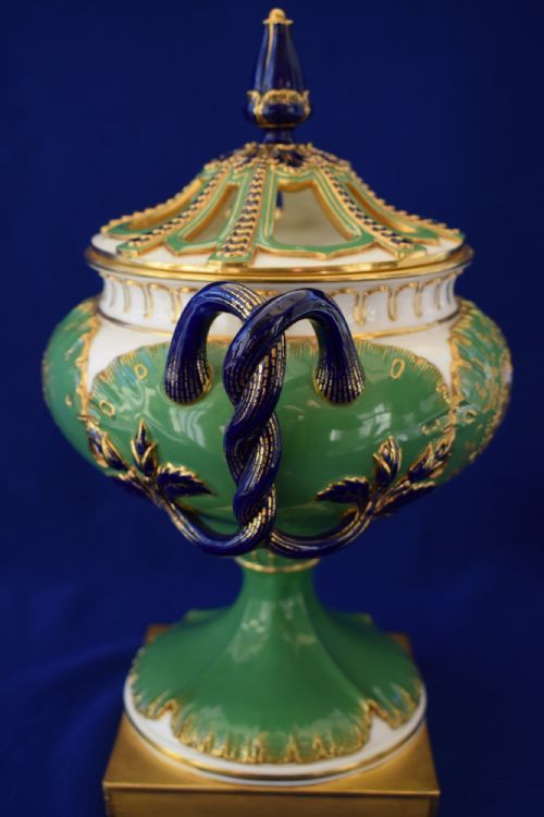 ROYAL WORCESTER POT POURRI VASE AND COVER SIGNED H DAVIS - ADDITIONAL PHOTO 3