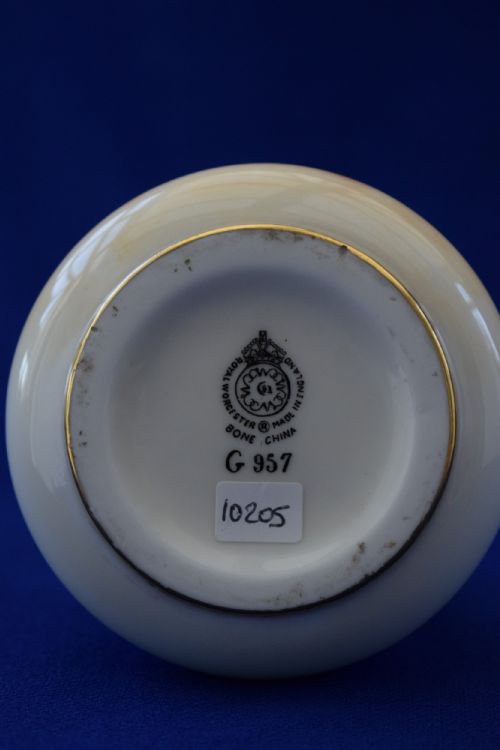 ROYAL WORCESTER PAINTED FRUIT FRILLY NECK VASE - ADDITIONAL PHOTO 2
