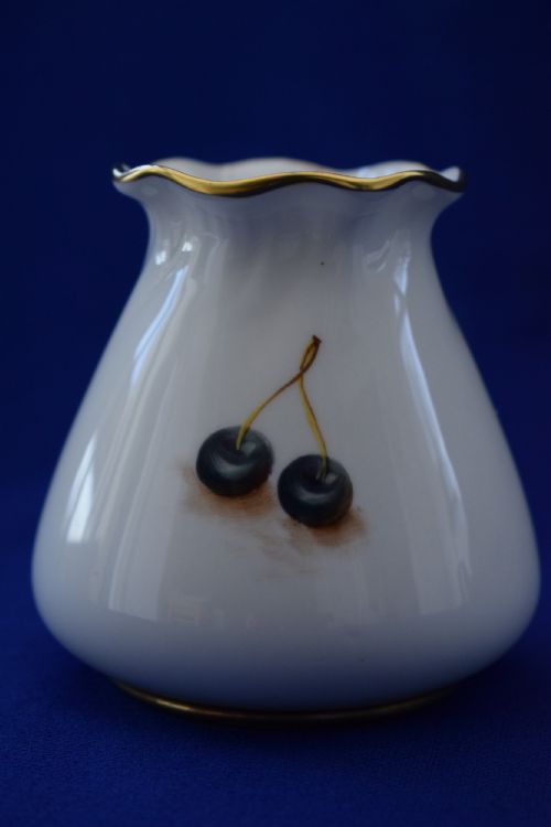 ROYAL WORCESTER PAINTED FRUIT FRILLY NECK VASE - ADDITIONAL PHOTO 1