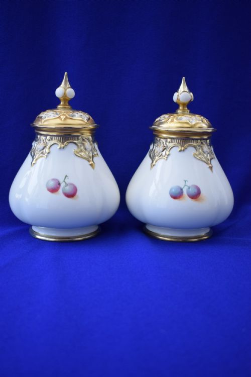 ROYAL WORCESTER PAIR OF PAINTED FRUIT POT POURRI VASES - ADDITIONAL PHOTO 1