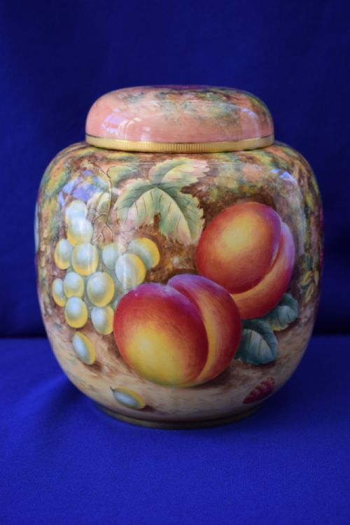 royal worcester painted fruit ginger jar and cover - CATEGORY: ANTIQUE CERAMICS - DATED 1950