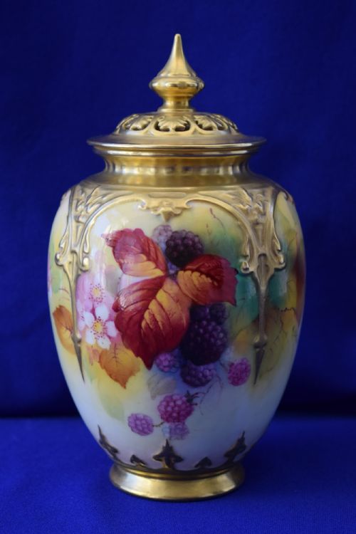 royal worcester autumnal fruits pot pourri vase - CATEGORY: ANTIQUE VASES - DATED 1930