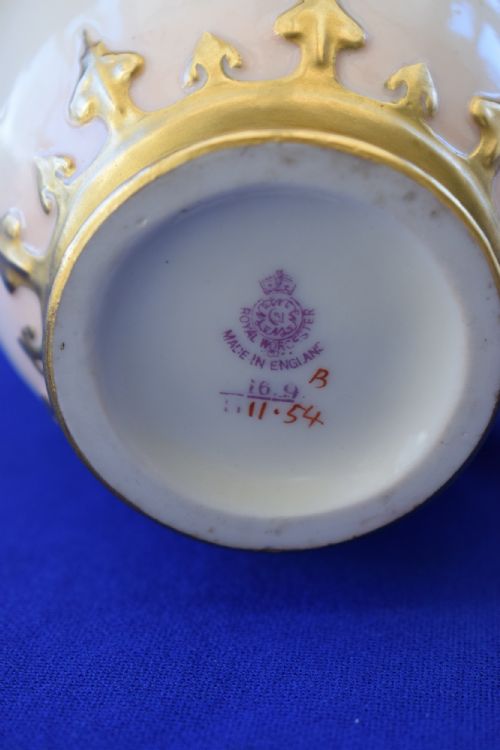 ROYAL WORCESTER AUTUMNAL FRUITS POT POURRI VASE - ADDITIONAL PHOTO 3