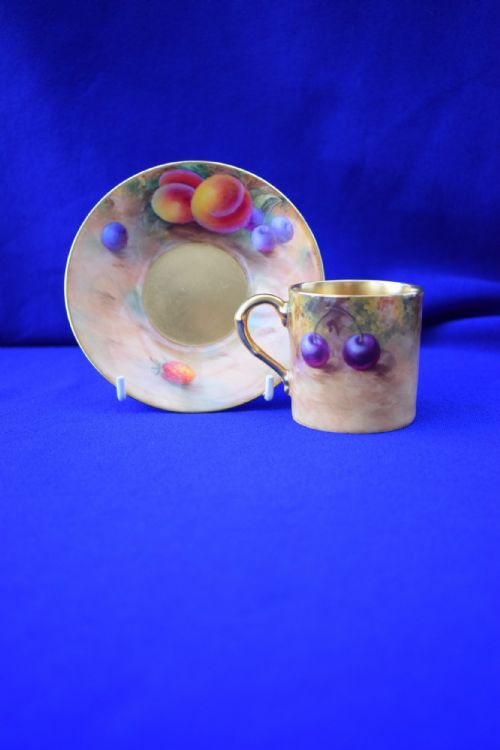 ROYAL WORCESTER PAINTED FRUIT COFFEE CAN AND SAUCER - ADDITIONAL PHOTO 1
