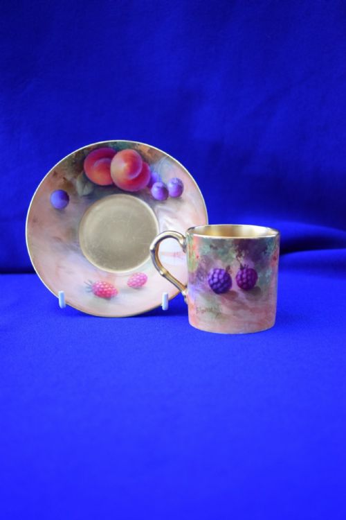 ROYAL WORCESTER PAINTED FRUIT COFFEE CAN AND SAUCER - ADDITIONAL PHOTO 1