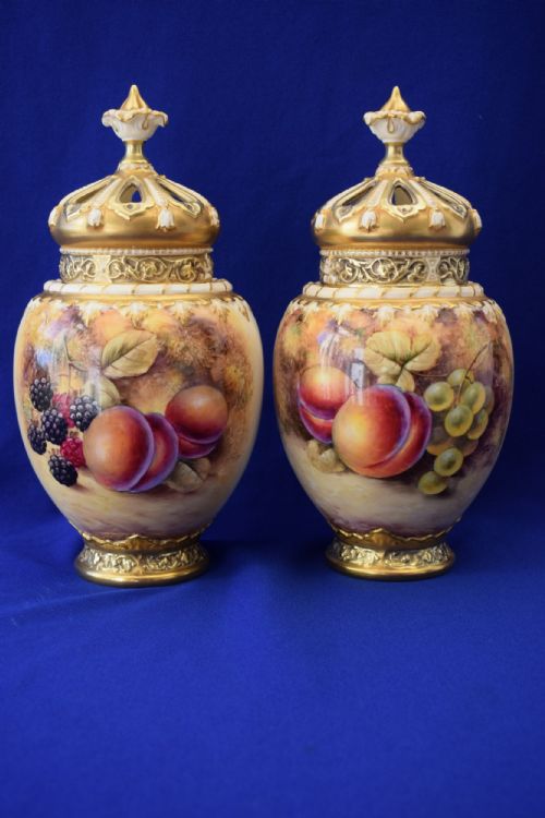 ROYAL WORCESTER PAIR OF PAINTED FRUIT ROSE JARS AND COVERS - ADDITIONAL PHOTO 1