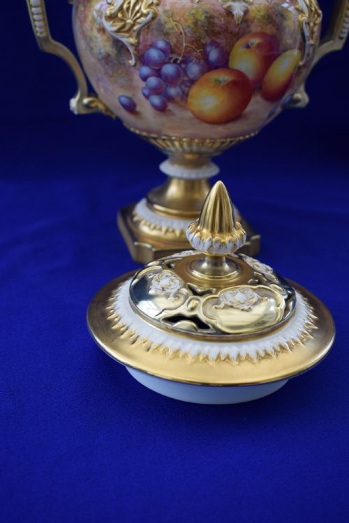 ROYAL WORCESTER PAINTED FRUIT POT POURRI VASE - ADDITIONAL PHOTO 3