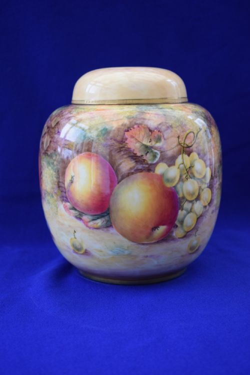 royal worcester painted fruit ginger jar and cover - CATEGORY: ANTIQUE CERAMICS - DATED 1960