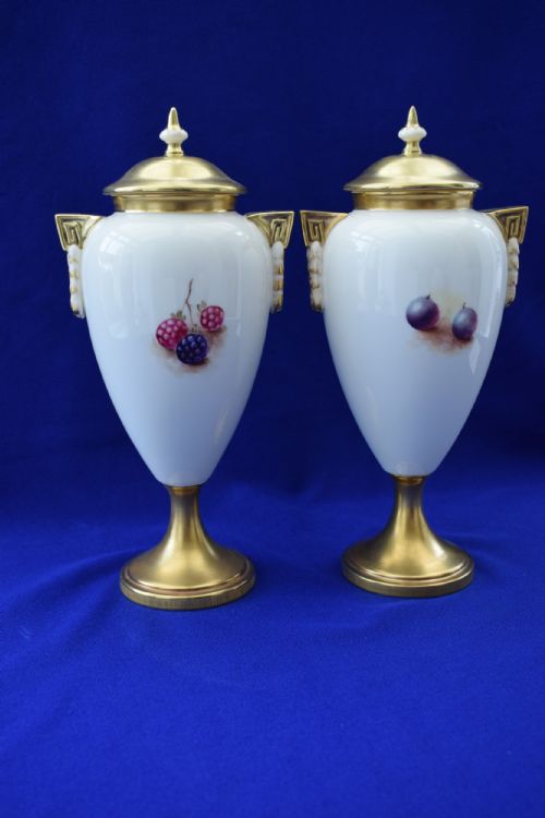 ROYAL WORCESTER PAIR OF PAINTED FRUIT VASES AND COVERS - ADDITIONAL PHOTO 1