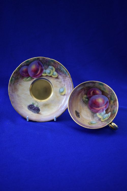 ROYAL WORCESTER PAINTED FRUIT CUP AND SAUCER - ADDITIONAL PHOTO 1