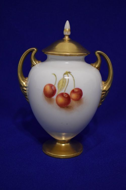 ROYAL WORCESTER PAINTED FRUIT VASE AND COVER - ADDITIONAL PHOTO 1