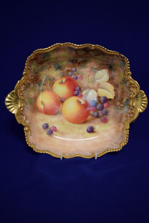 royal worcester painted fruit tudor tray by ayrton - CATEGORY: ANTIQUE CERAMICS - DATED 1960