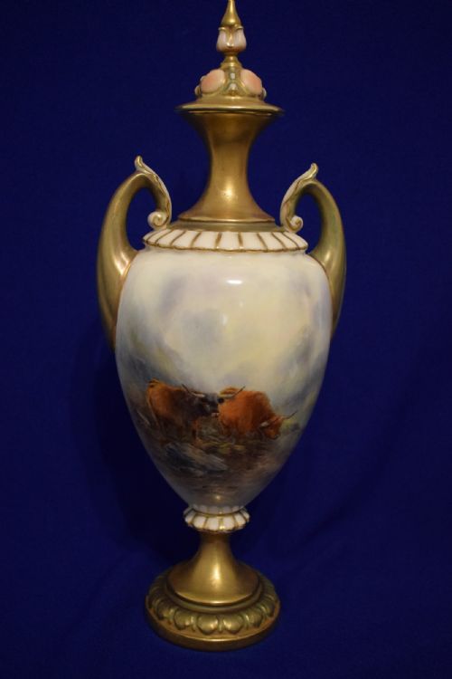 royal worcester vase and cover highland cattle by stinton - CATEGORY: ANTIQUE VASES - DATED 1920