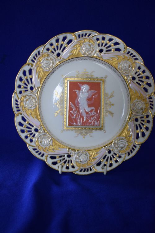 a good mintons patesurpate cabinet plate - CATEGORY: ANTIQUE PLATES - DATED 1900