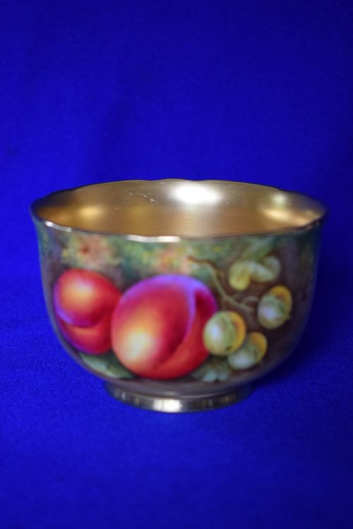 ROYAL WORCESTER PAINTED FRUIT TEAPOT CREAM JUG AND SUGAR BOWL - ADDITIONAL PHOTO 8