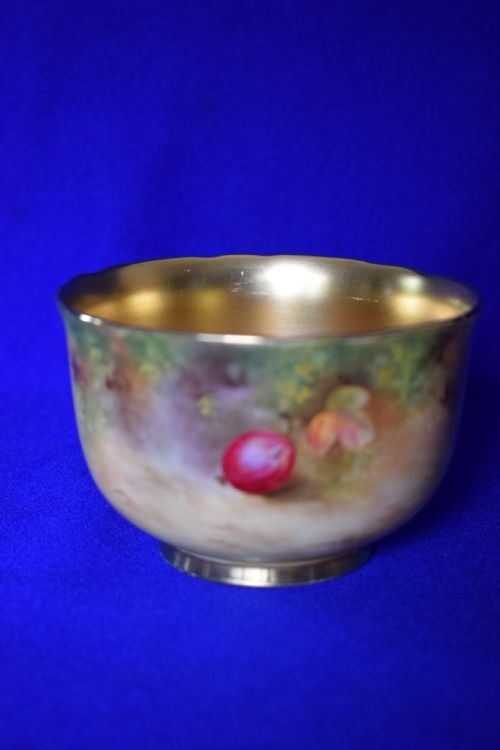 ROYAL WORCESTER PAINTED FRUIT TEAPOT CREAM JUG AND SUGAR BOWL - ADDITIONAL PHOTO 9