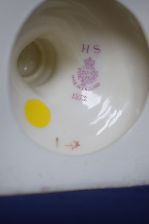ROYAL WORCESTER PAINTED FRUIT VASE SIGNED RICKETTS - ADDITIONAL PHOTO 4