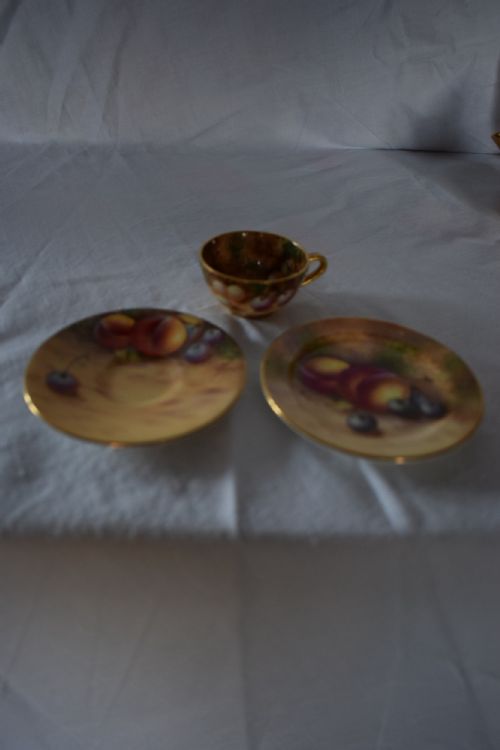 ROYAL WORCESTER PAINTED FRUIT MINIATURE SET ON TRAY - ADDITIONAL PHOTO 3