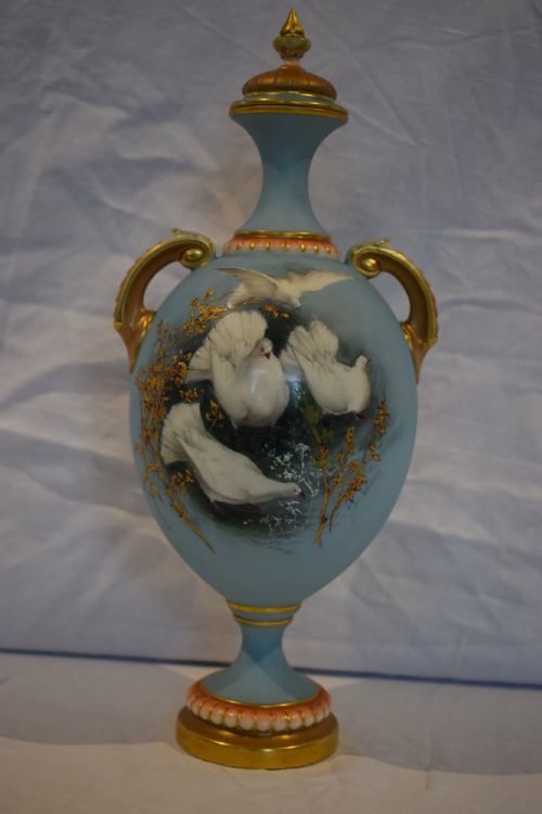 royal worcester vase and cover by charles baldwyn - CATEGORY: ANTIQUE VASES - DATED 1900