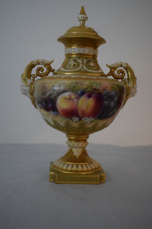 royal worcester painted fruit angel head vase and cover by ricketts - CATEGORY: ANTIQUE VASES - DATED 1920