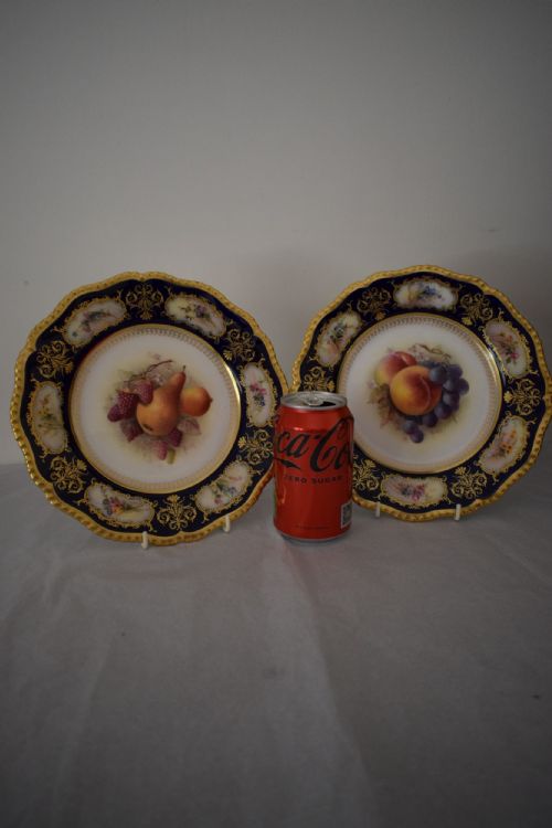ROYAL WORCESTER PAIR OF 925 PAINTED FRUIT PLATES SIGNED RICKETTS - ADDITIONAL PHOTO 1
